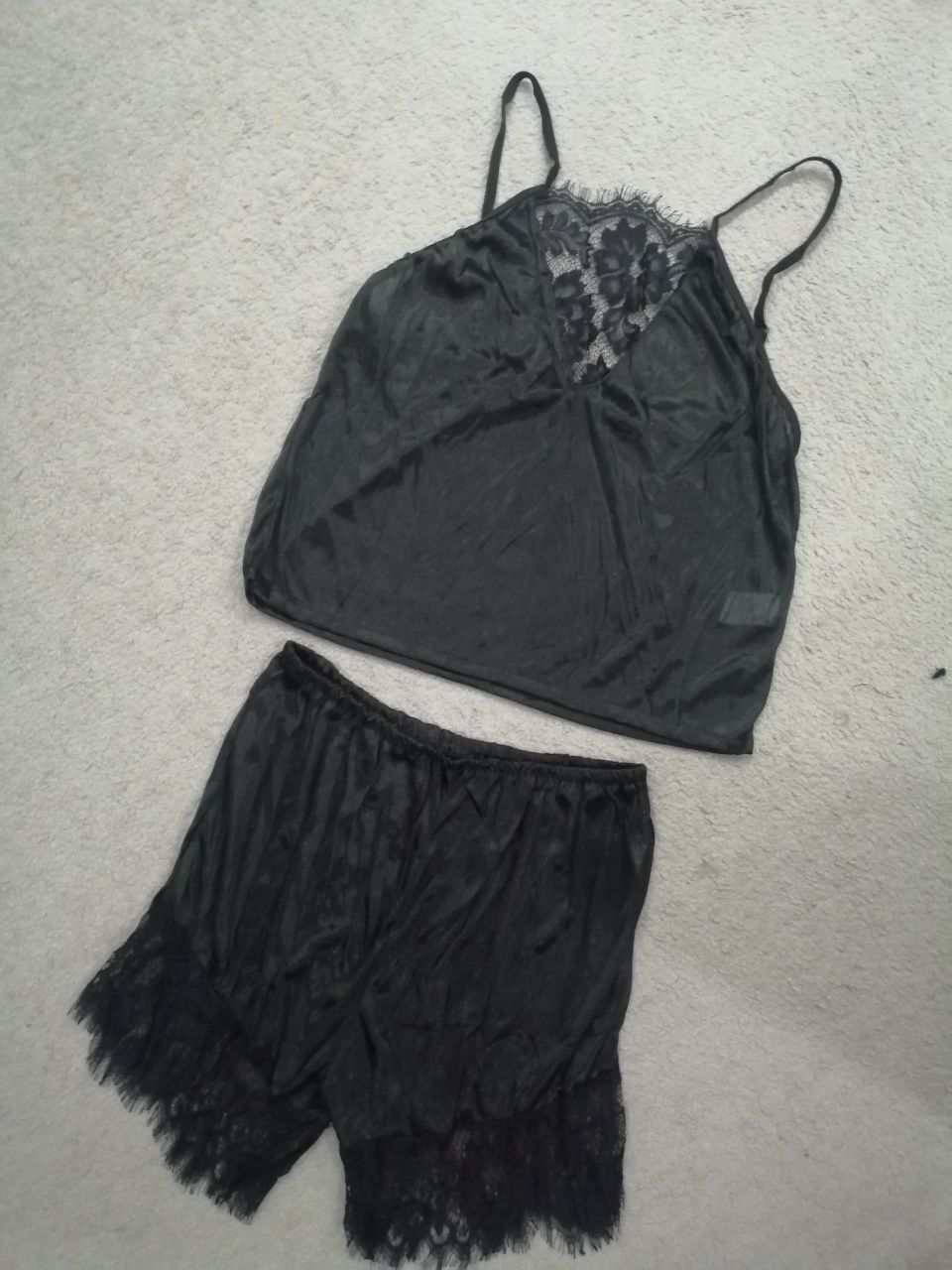 Czarna satynowa piżama piżamka damska koronka s xs
