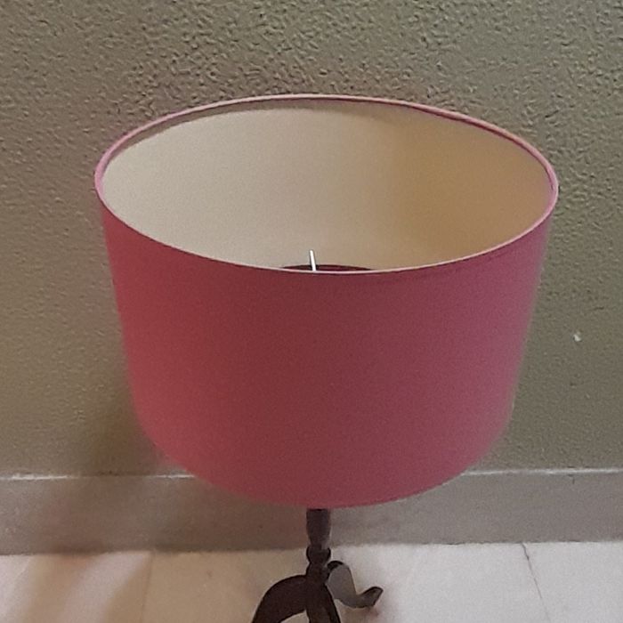 Abajures diversos rosa e perola