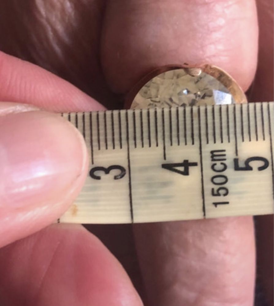 Złoty pierścionek z mega cyrkonią