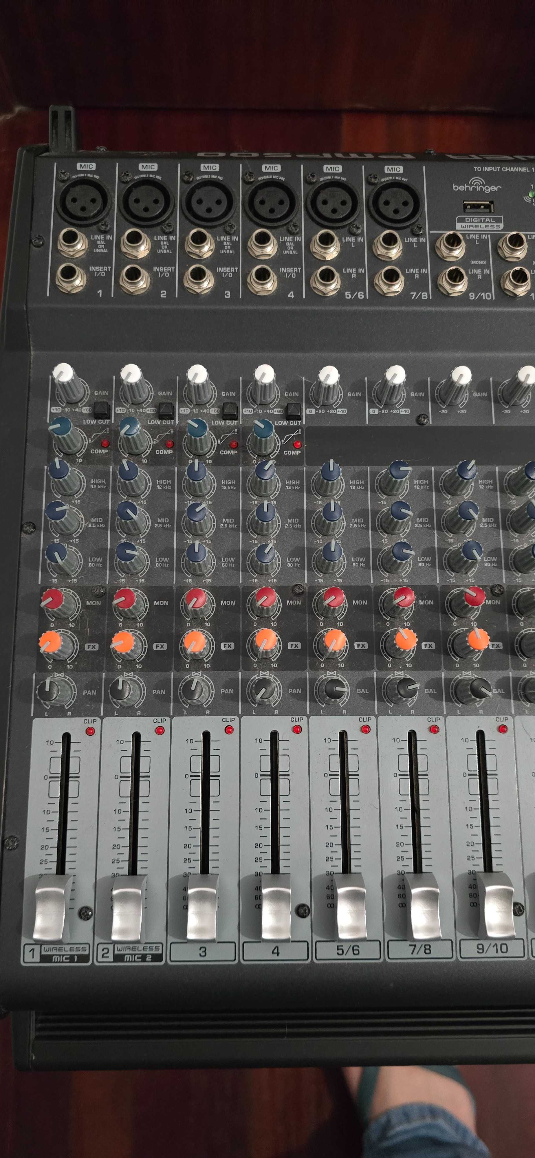 Misturador de potência com 12 canais - Behringer PMP 500