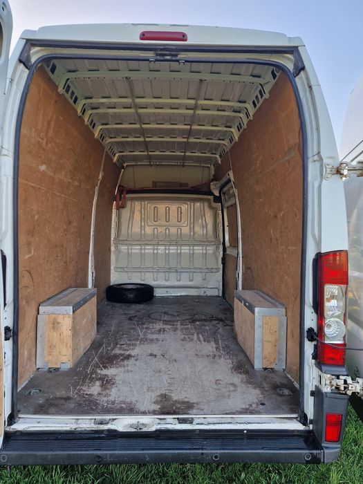 Wypożyczalnia busów dostawczych i osobowych