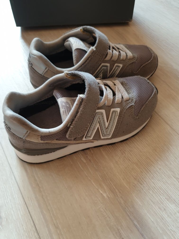 Кроссовки new balance 28 размер 16.5 см стелька