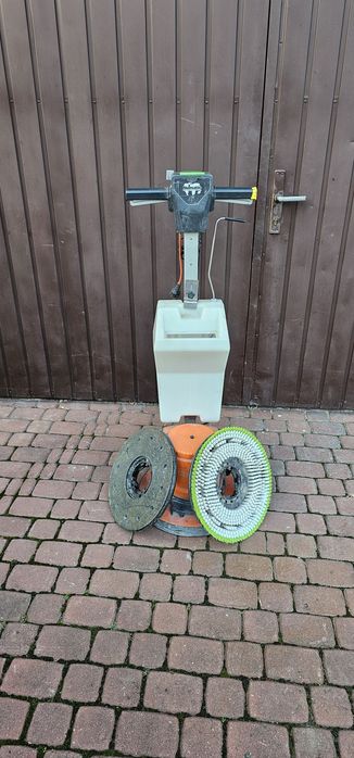 Szorowarka polerka do parkietów Numatic HFM1515