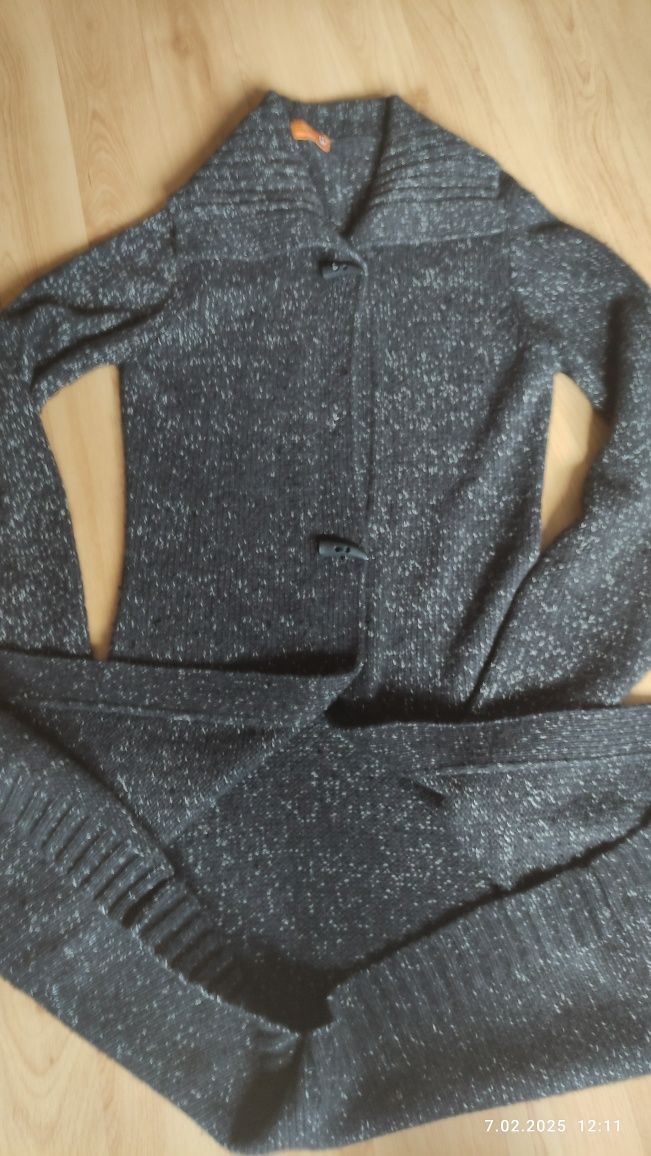 Sweter damski rozpinany, długi