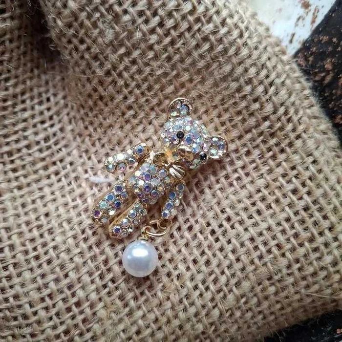 Broszka złoty miś z kryształkami perełka urocza vintage