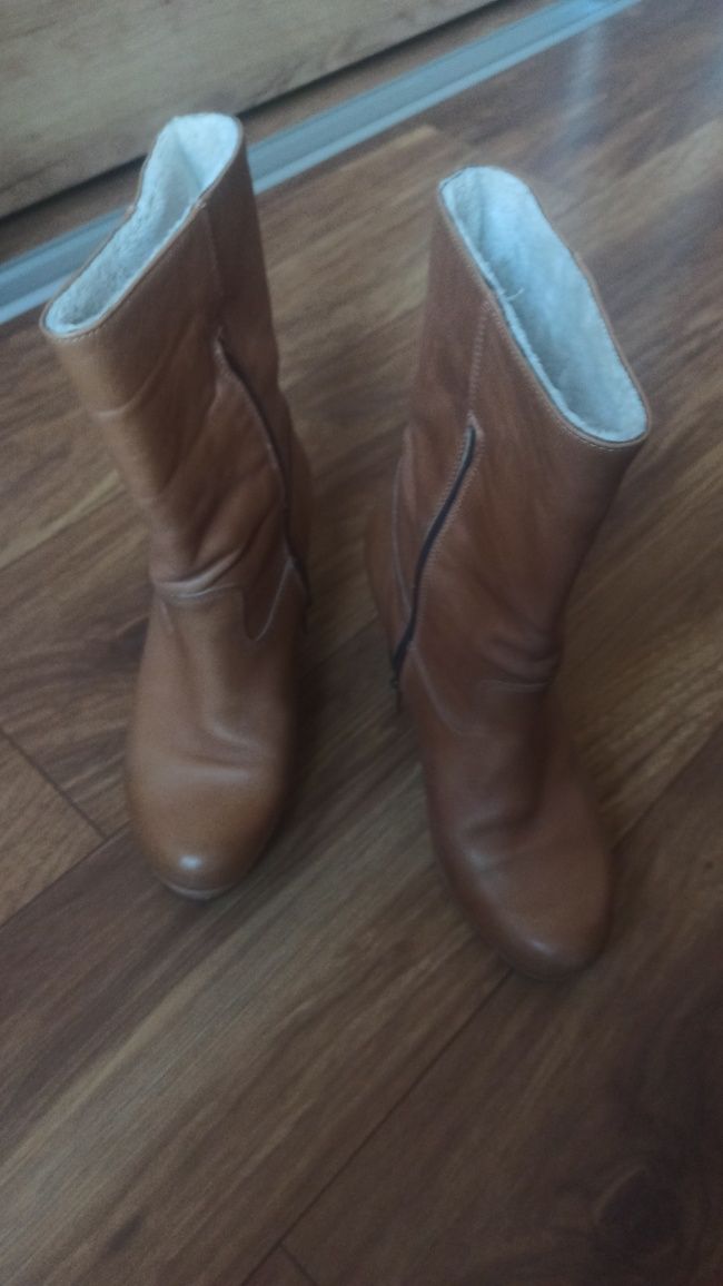 Sprzedam skórzane buty Tylko 38 camel