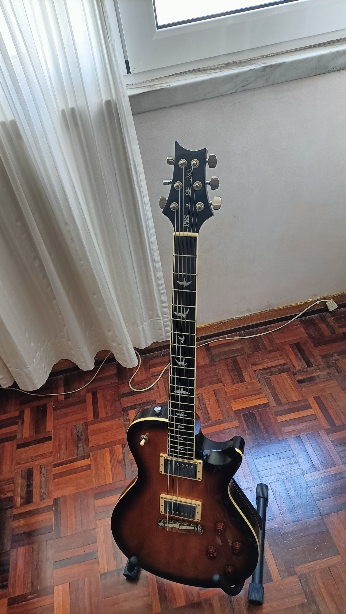 Guitarra PRS SE 245 Standard