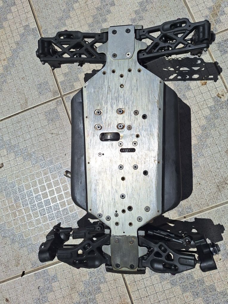 Xray xb8 2021 1/8TT
