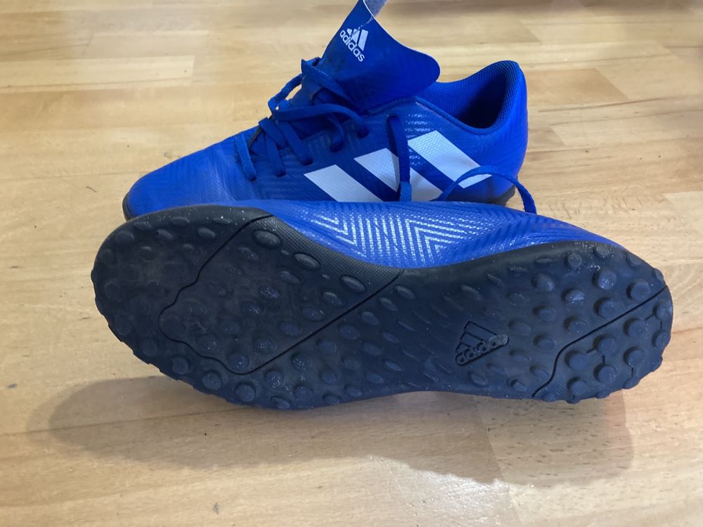 Buty do piłki nożnej Turfy adidas roz. 37 i 1/2