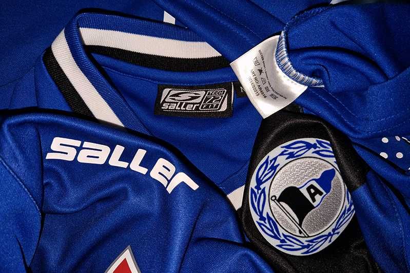 Arminia Bielefeld Saller TechFit 2014-15 home #16 Mast size: M/L