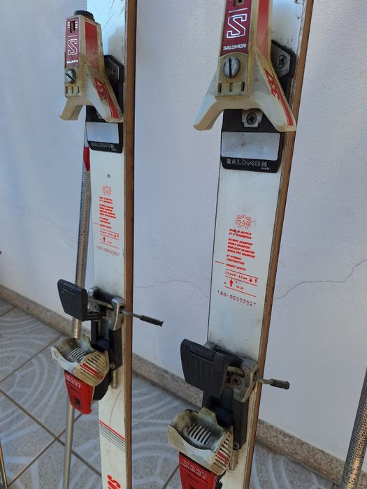 3 pares de skis vintage em bom estado