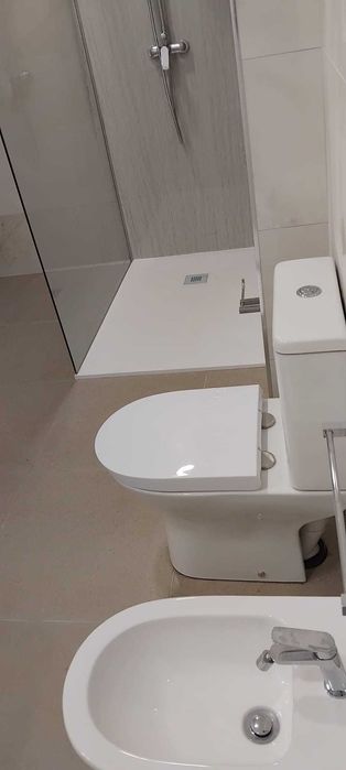 Apartamento totalmente renovado em frente à estação Trindade Porto