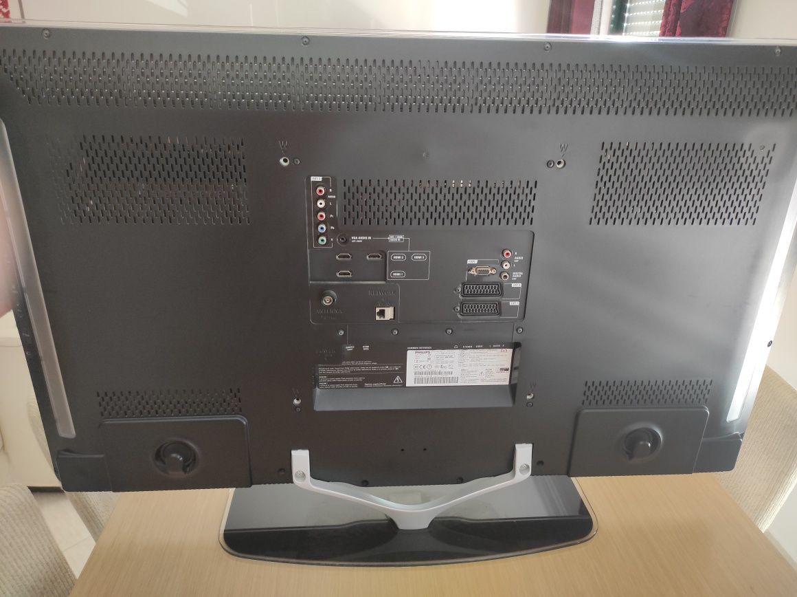 Vendo TV em bom estado (NpvoPreço)