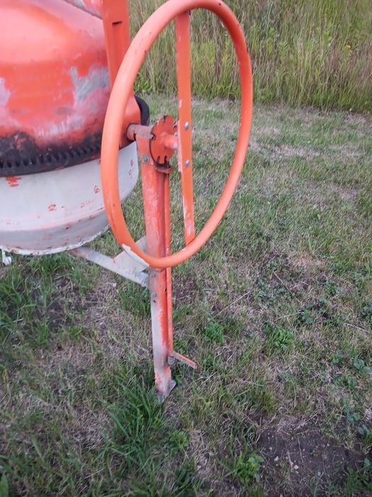 Betoniarka Altrad mało używana