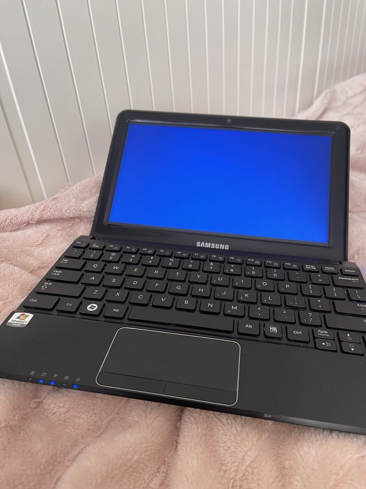 Samsung mini laptop NC110 notebook