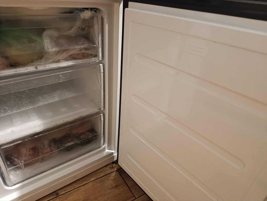 Lodówka Indesit LI8 S1E K - czarna - JAK NOWA  - GWARANCJA