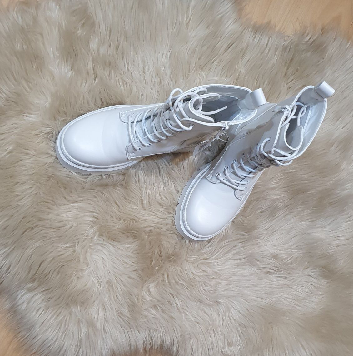 Nowe białe buty/botki CCC