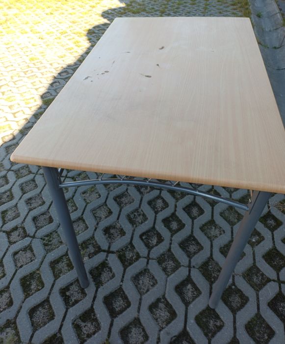 Stół kuchenny ..