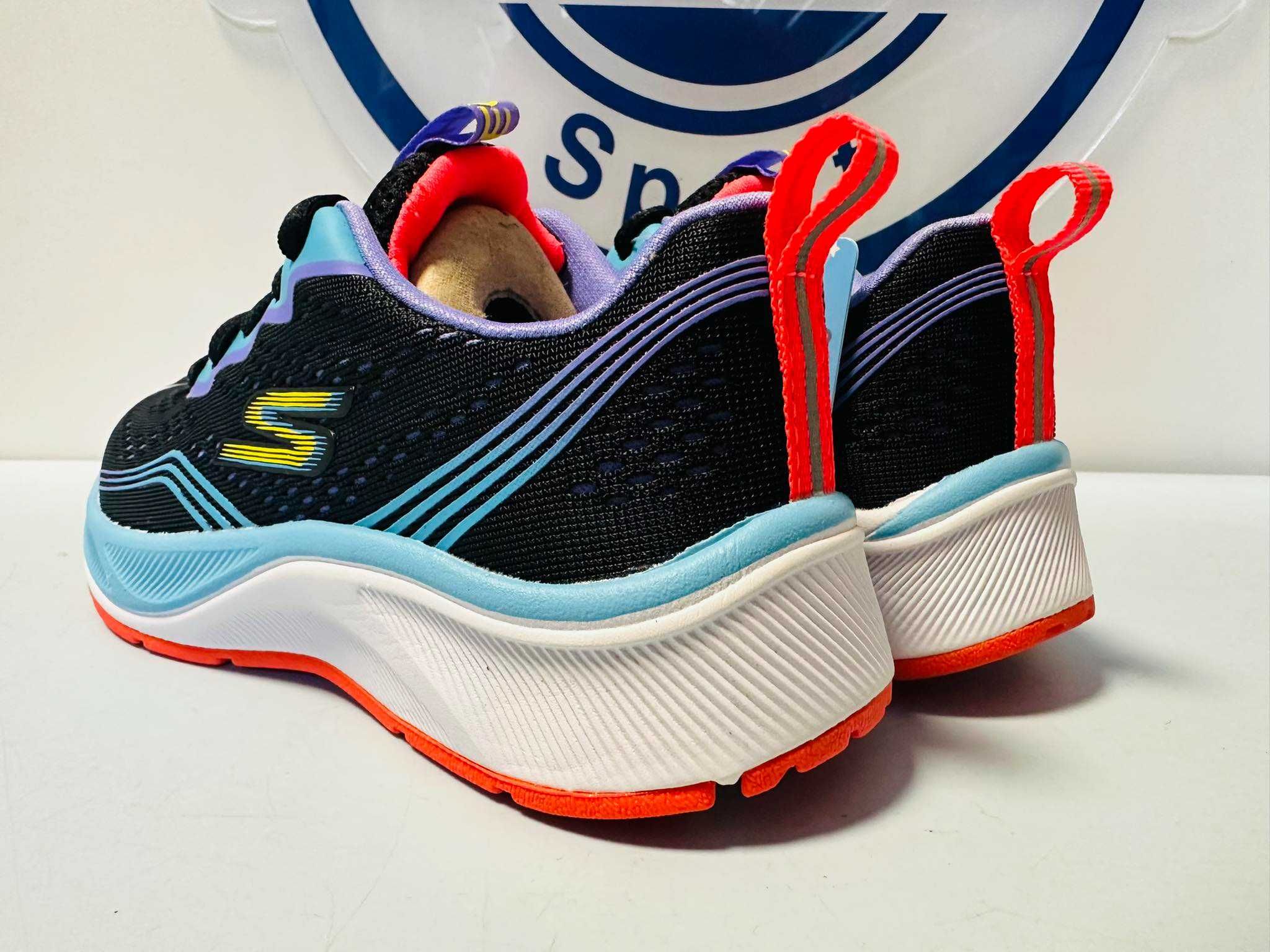 303651L / BKMT  Skechers Elite Sport Radidant Squad  29 33
