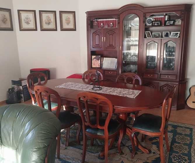 Sala Completa de Madeira Antiga