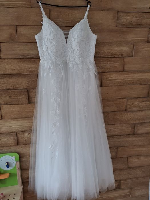 Suknia ślubna z regulacja