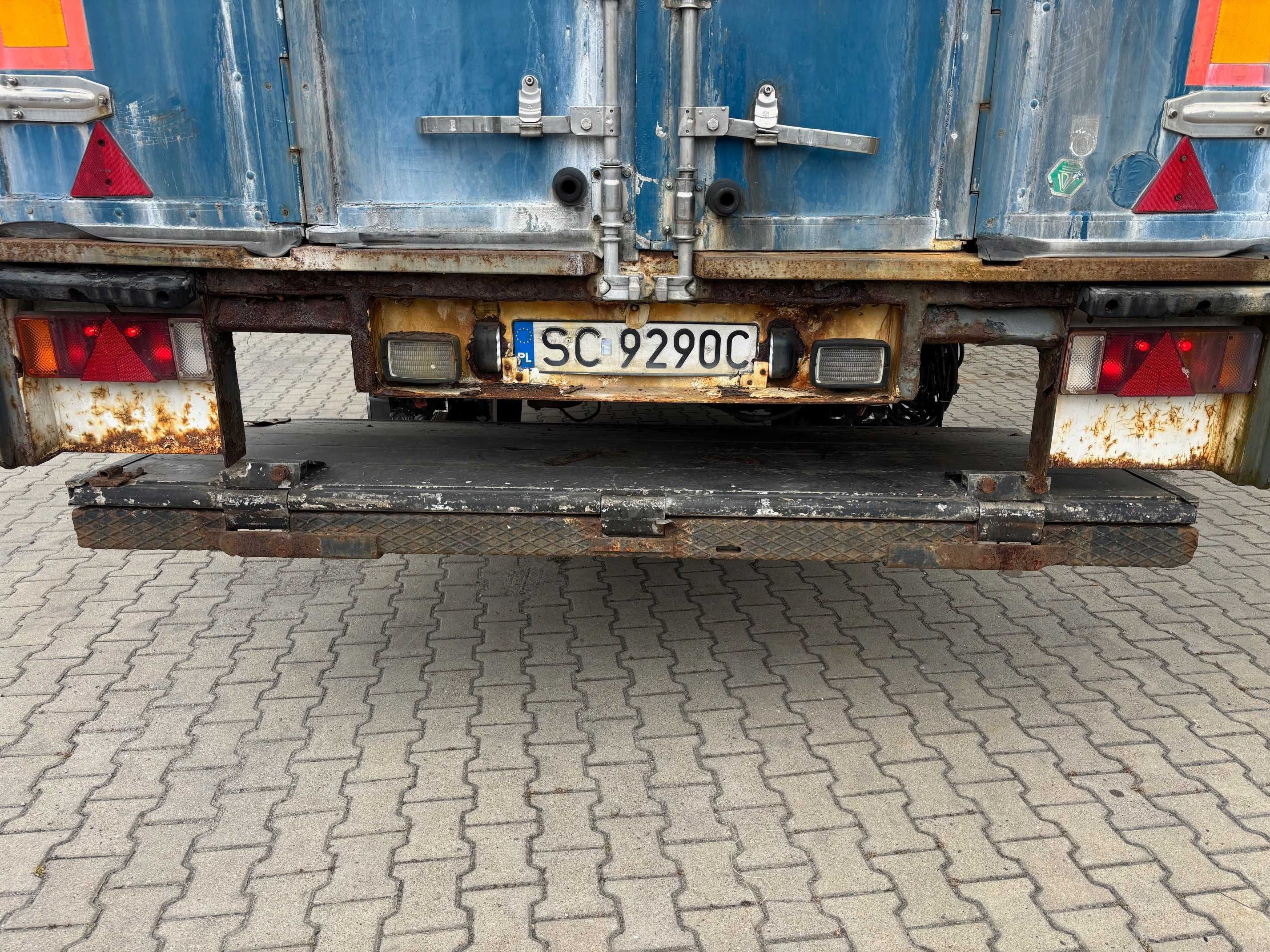 Izoterma z windą / Naczepa do słomy / Magazyn / Kontener