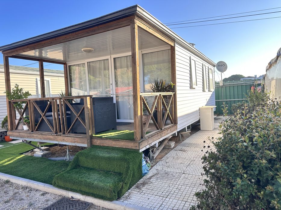 Casa movel em bom estado tudo impecavel pronto a usar..