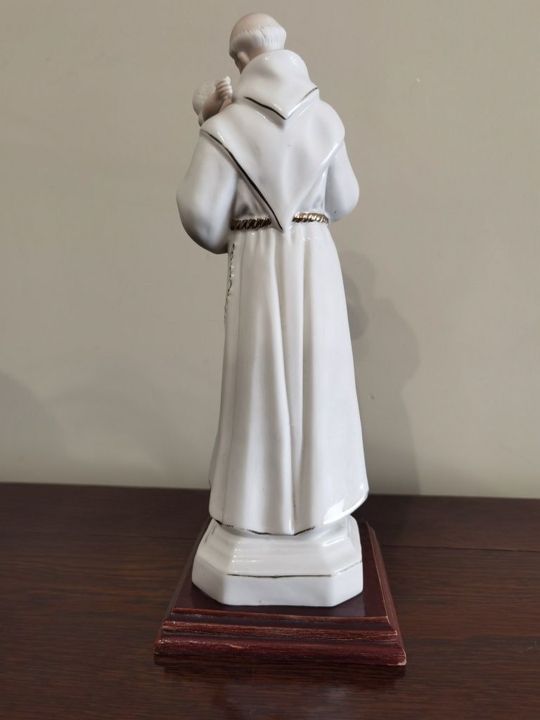 Estátua Santo António