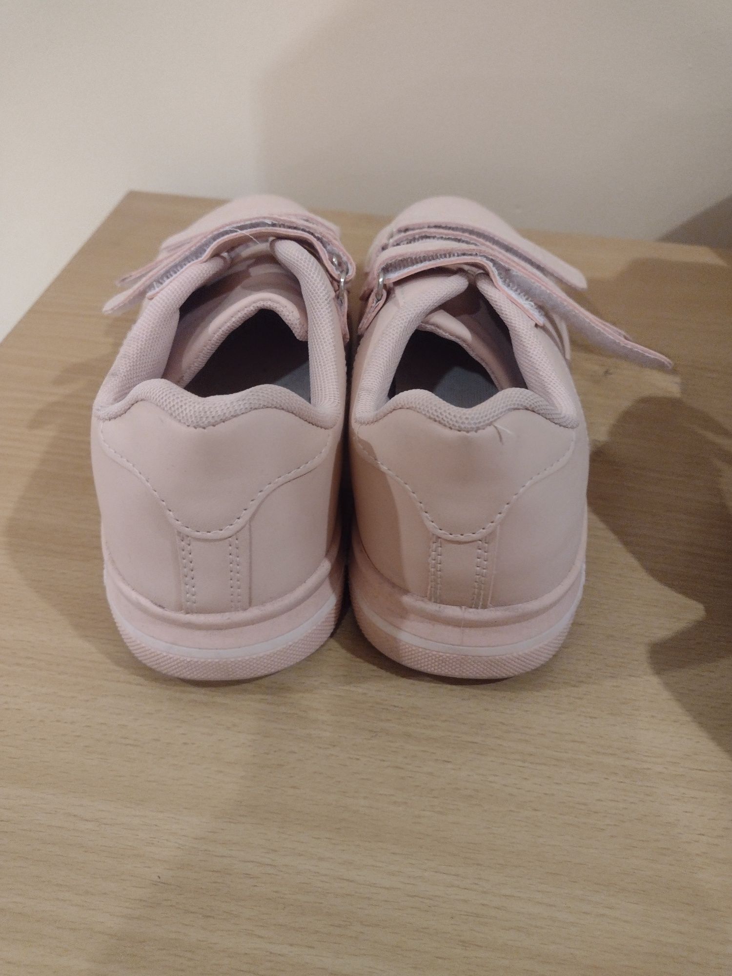 Buty damskie na rzepy r 38