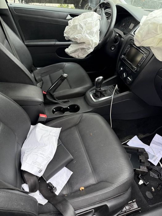 Продам Volkswagen jetta 2011 рік 2,5 автомат