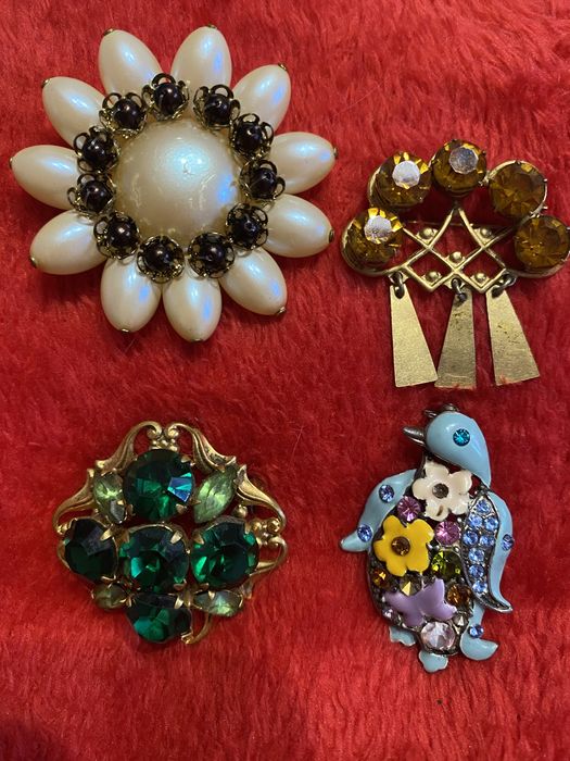 Винтажные украшения. Старые броши .