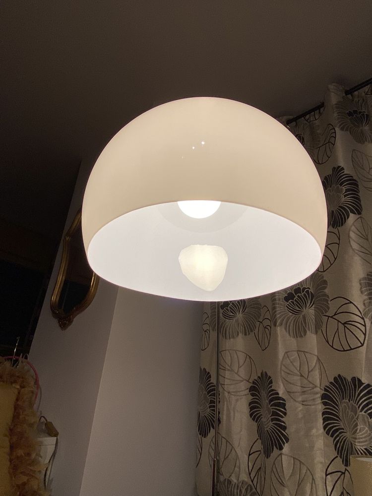 Lampa łukowa stojąca