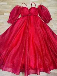 Випускне плаття червоного кольору, блискуче