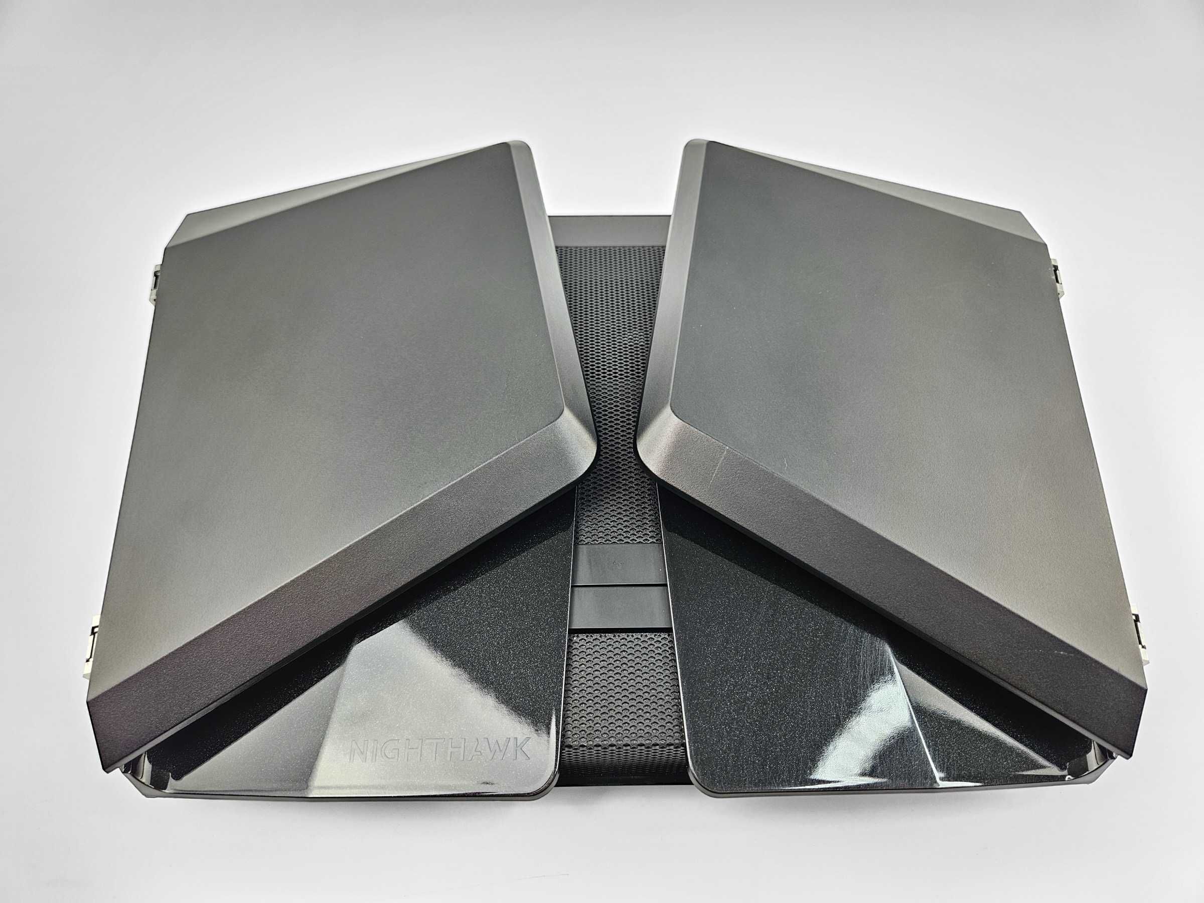 Ігровий роутер NETGEAR Nighthawk AX12 RAX200