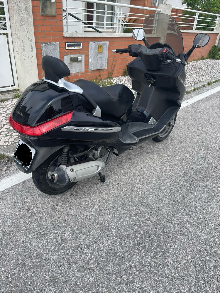 Piaggio X8 200 (excelente condição)