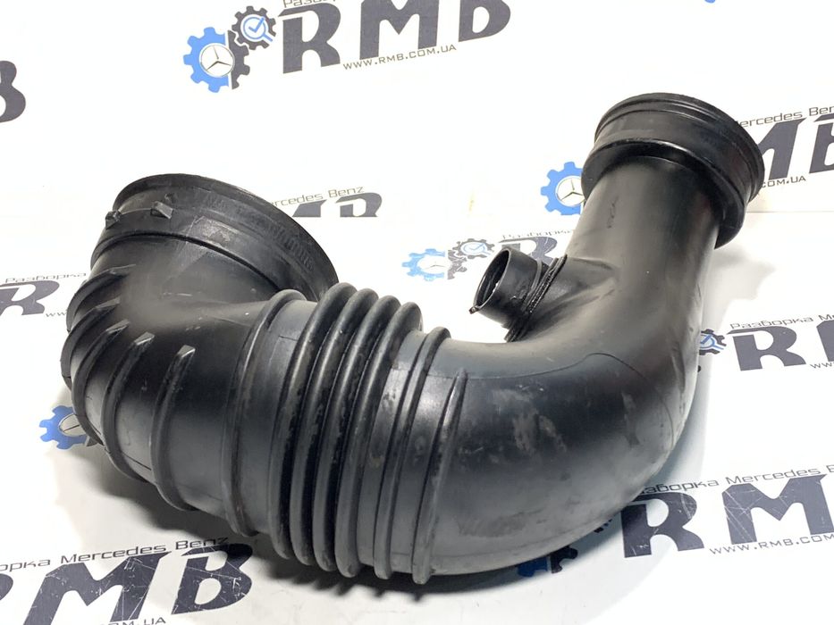 Патрубок воздушного фильтра Мерседес С220 W203 2.2 OM646 А6460940297