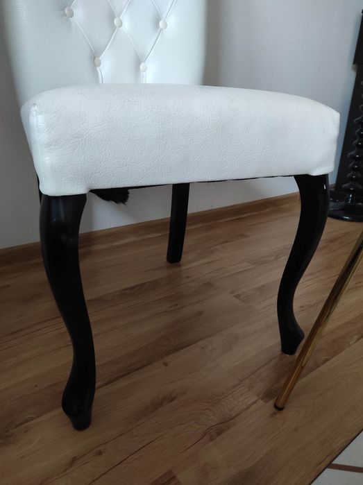 Fotel Ludwik krzesło piękne białe pikowane stylowy fotelik