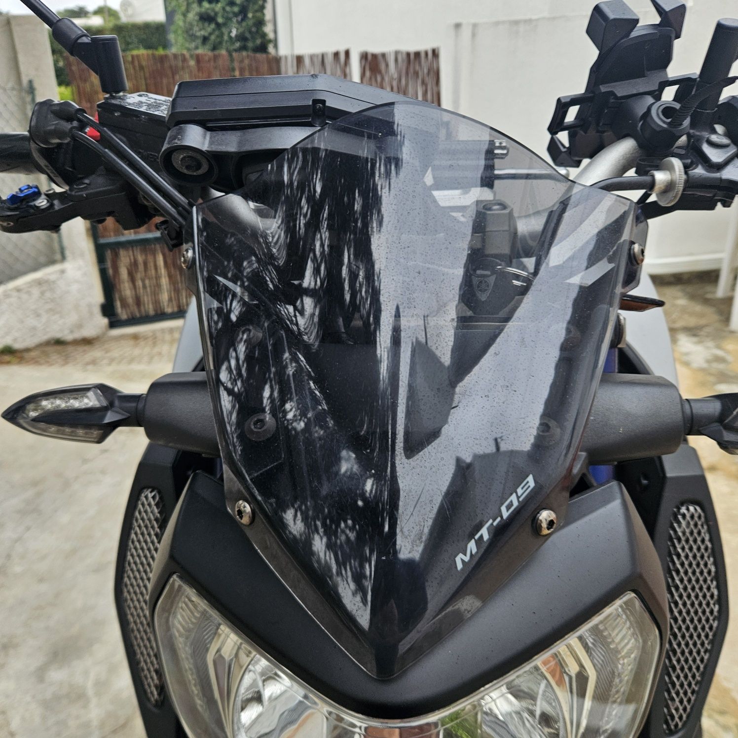Yamaha MT-09 de 2015 - Ótimo Estado