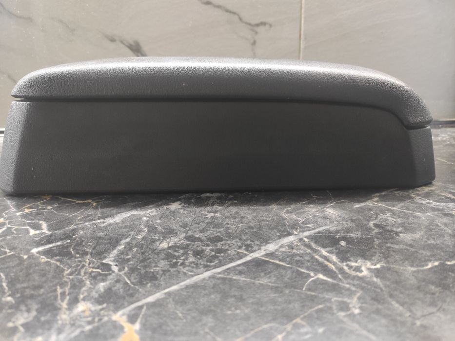 Підлокітник для машини