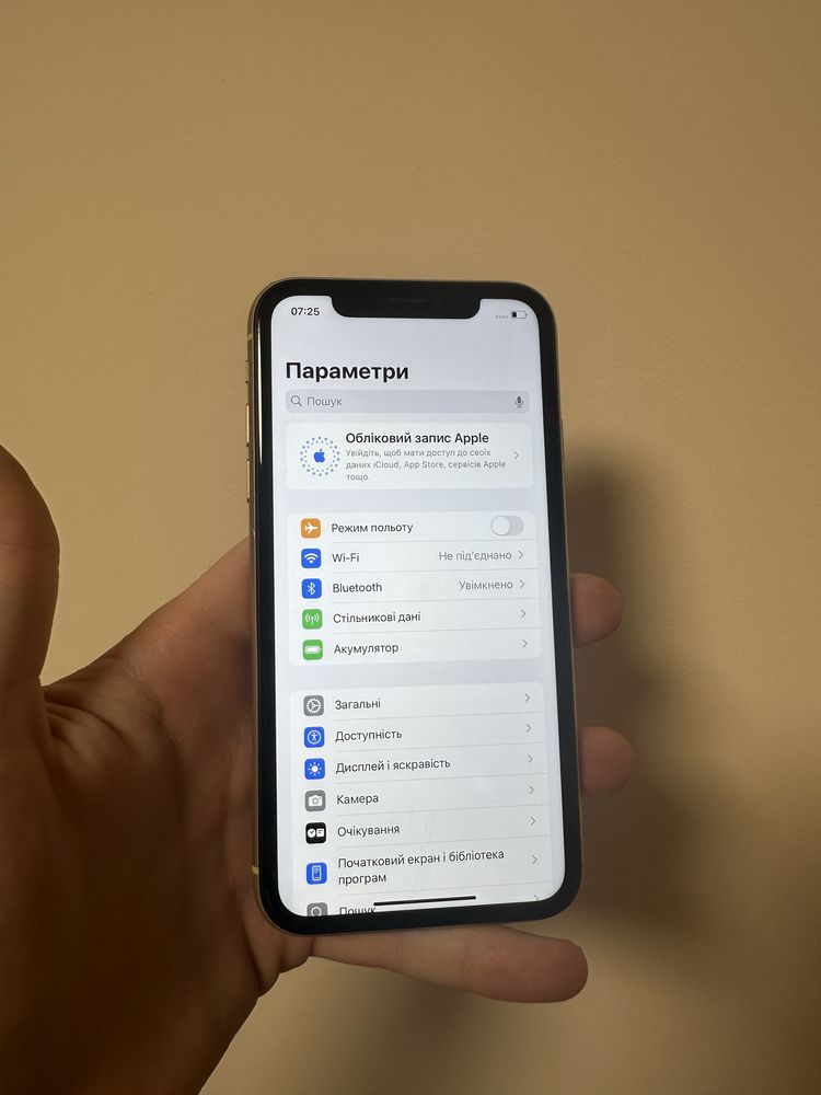 Iphone xr в гарному стані