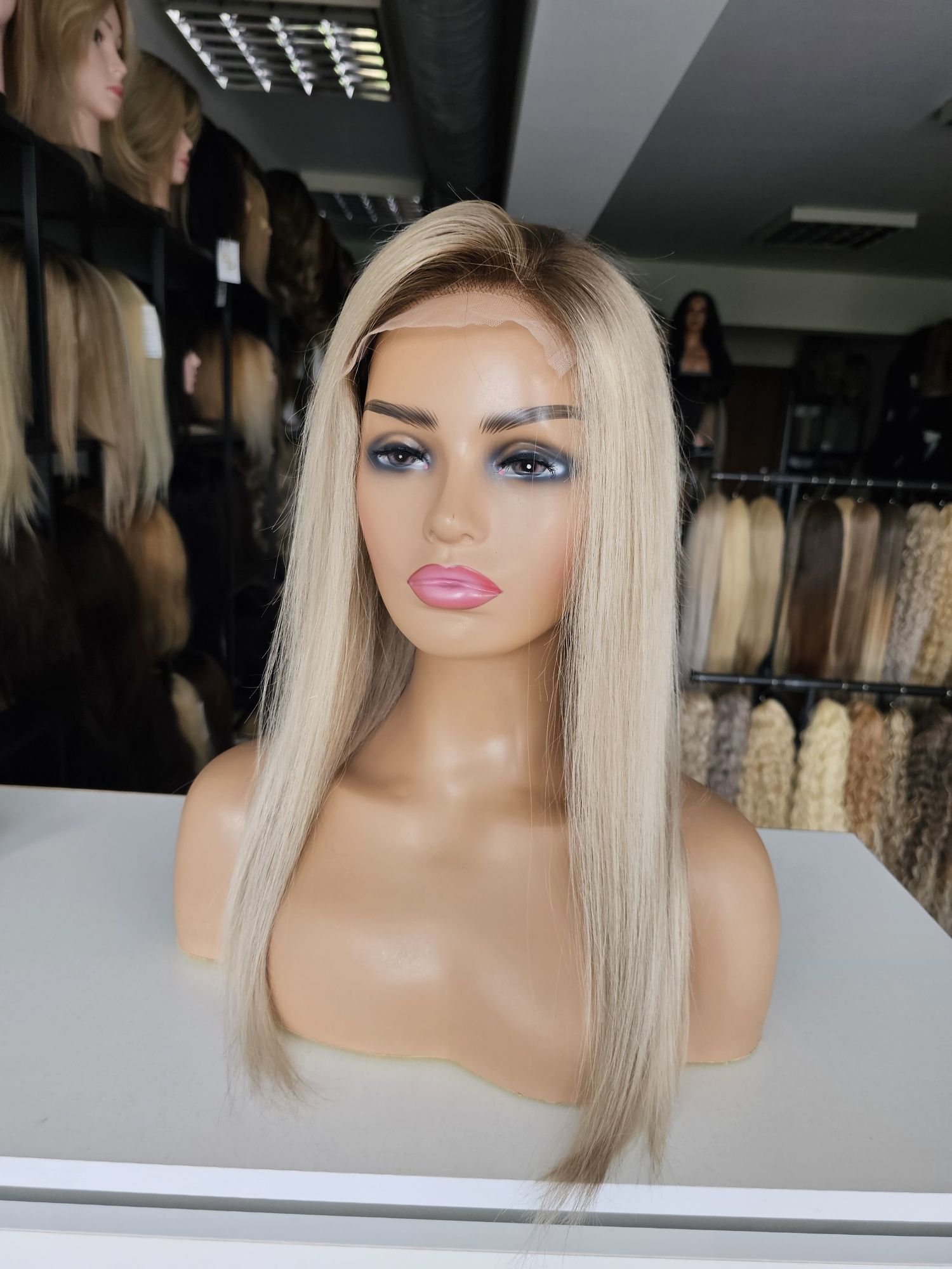 Peruka z włosów naturalnych jasny blond z odrostem Gabi 55 cm premium