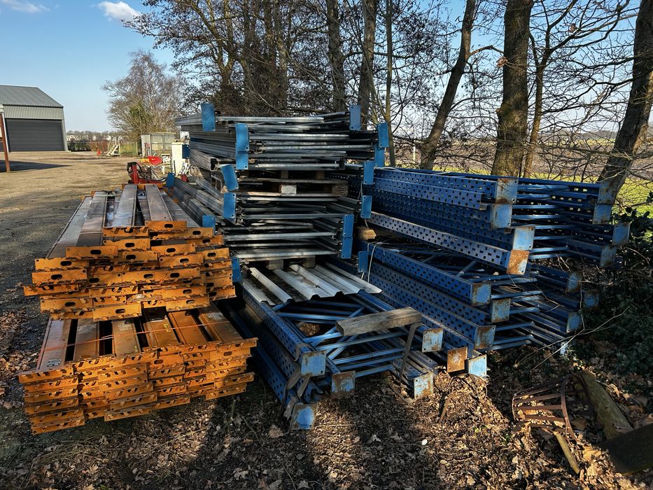 Regaly przemyslowe trawersy