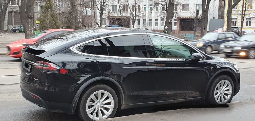 Tesla X не бита, с пробегом 33000 км