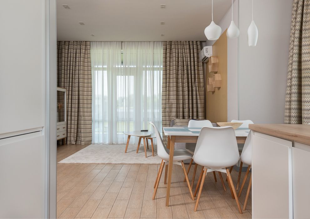 Будинок на Дніпрі, КМ «ЗОЛОЧЕ», охоронювана закрита територія