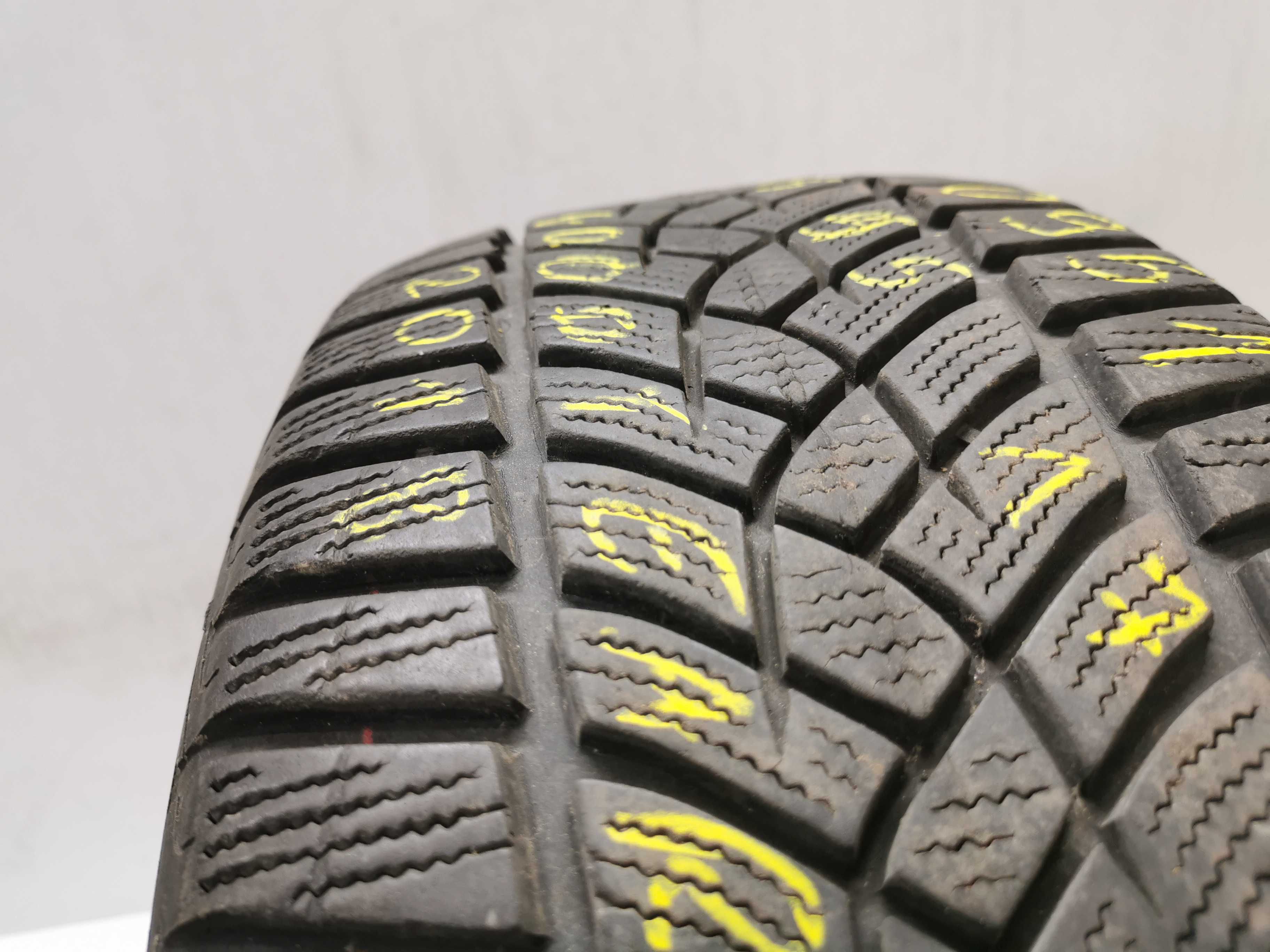 Goodyear Ultragrip Performance Gen-1 215/55r17 98V 6,6mm XL Rant N0951