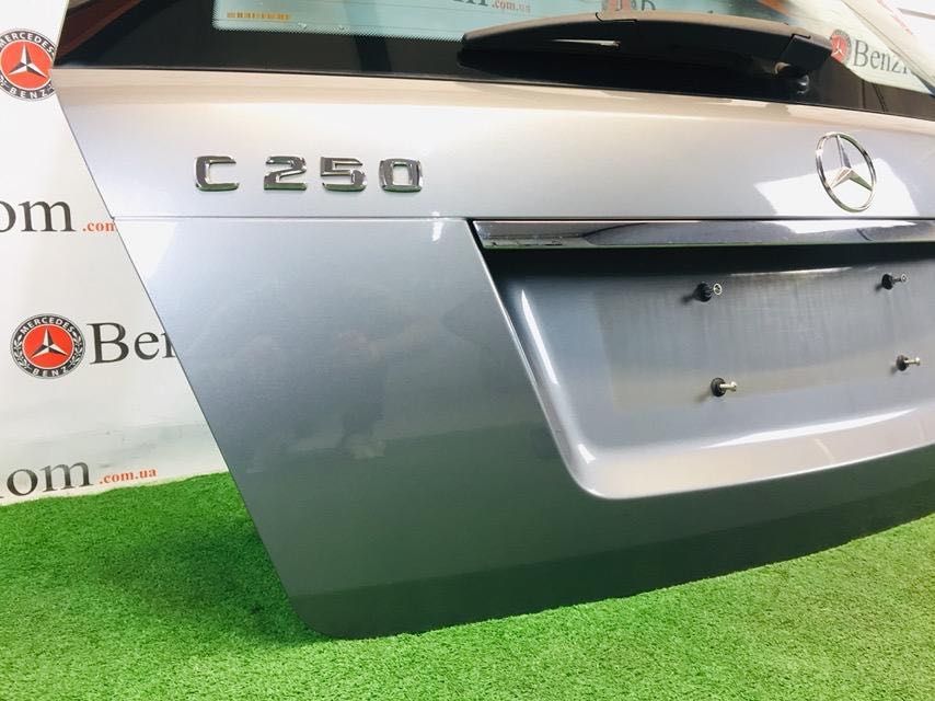 Кришка багажника скло універсал Mercedes W204 стекло крышка дворник