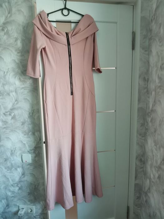 Платье цвета пудра