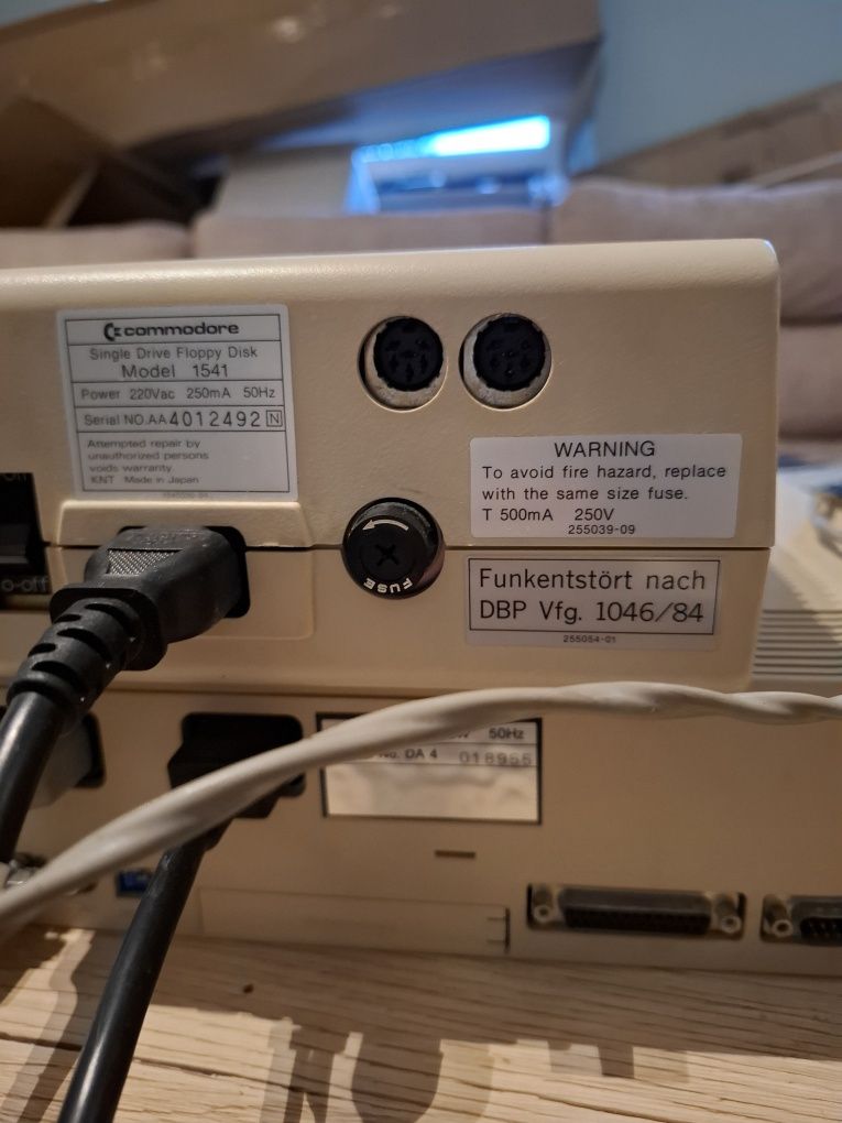 Commodore PC1 z monitorem i stacją dyskietek 1541– rzadki zestaw retro