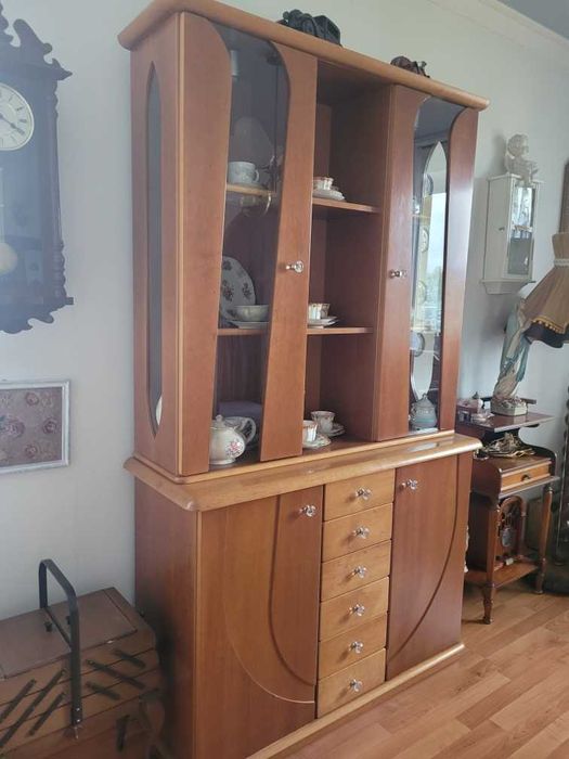 Tanio sprzedam komodę i witrynę z drewna Olchy - naturalne drewno