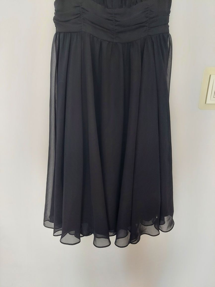 Czarna Elegancka sukienka Swing S bdb